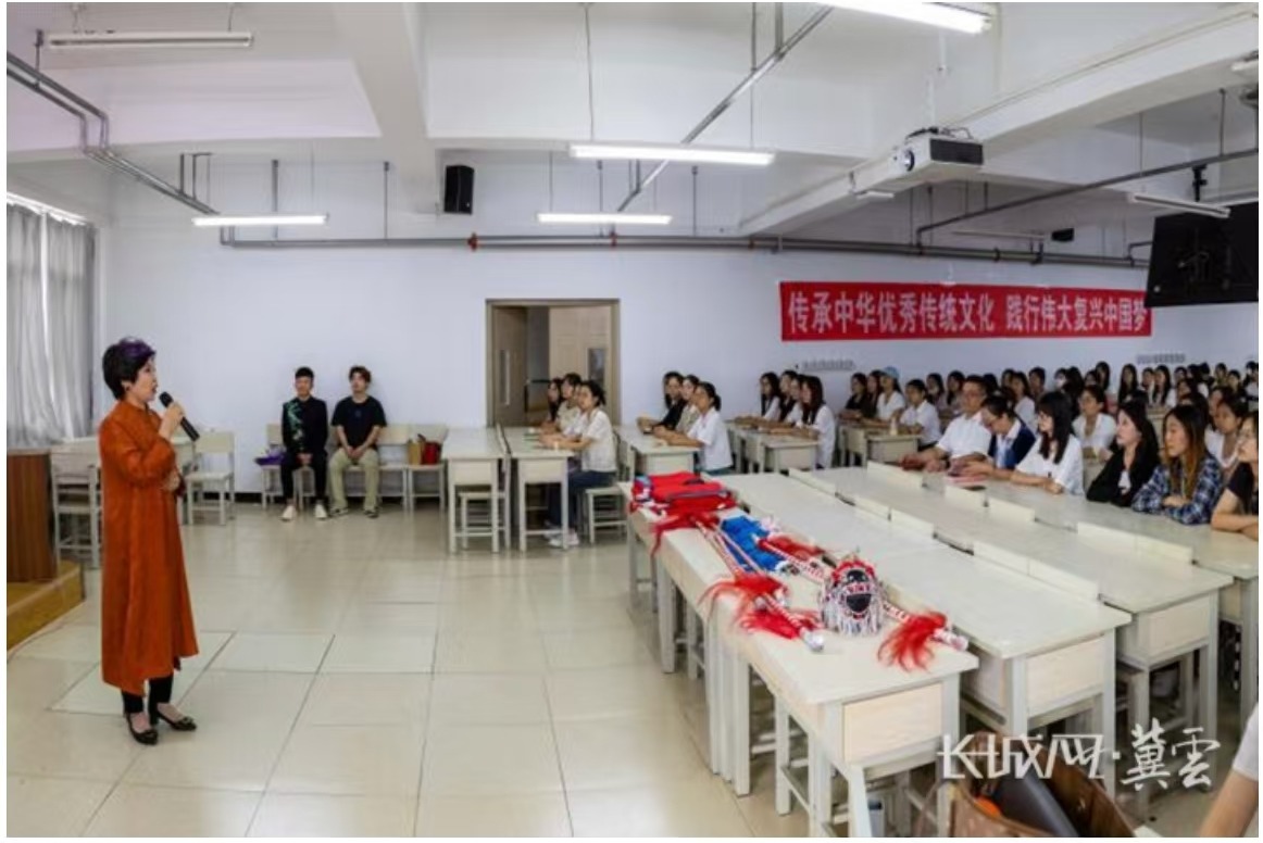 《冀云》——伟德国际victor1946官网：“新时代 新家乡”主题思政课 探索思政课“新的打开方式”