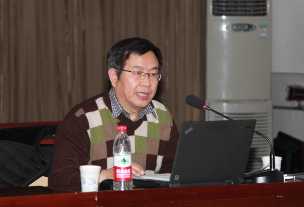 伟德举办十八届六中全会精神辅导报告会