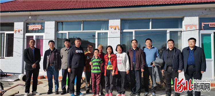 河北新闻网报道伟德举办的一场特殊主题党日活动