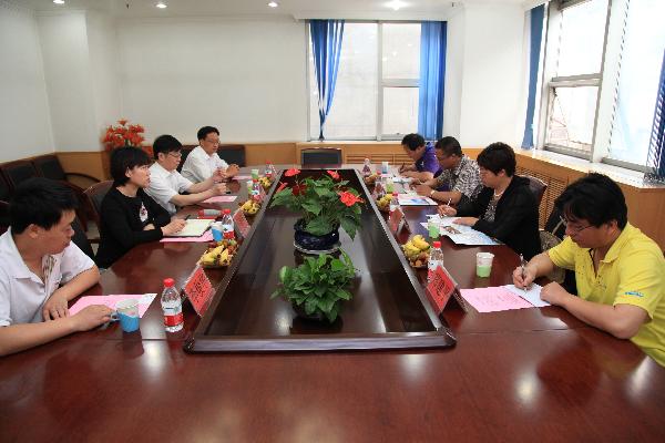 河北民族师范学院副院长张淑玲一行来伟德考察