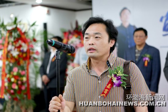 伟德教师刘怡水墨人物作品展在唐山美术馆展出