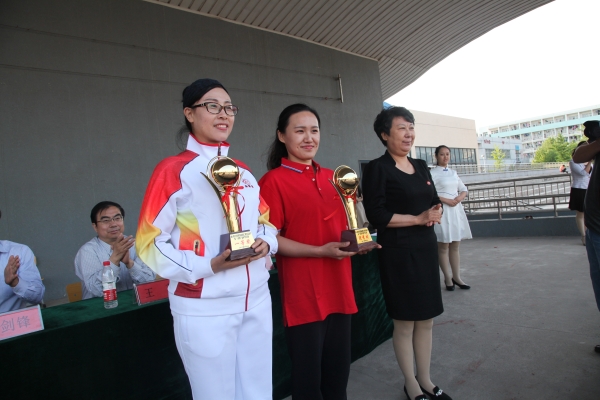 伟德举办第四届教职工健身运动节暨“八段锦”健身气功比赛