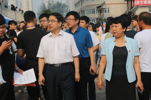 伟德圆满完成2017年迎新工作