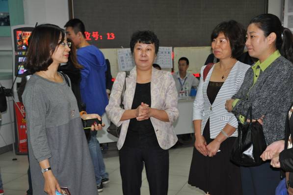 伟德成功举办2013年秋季毕业生大型专场招聘会