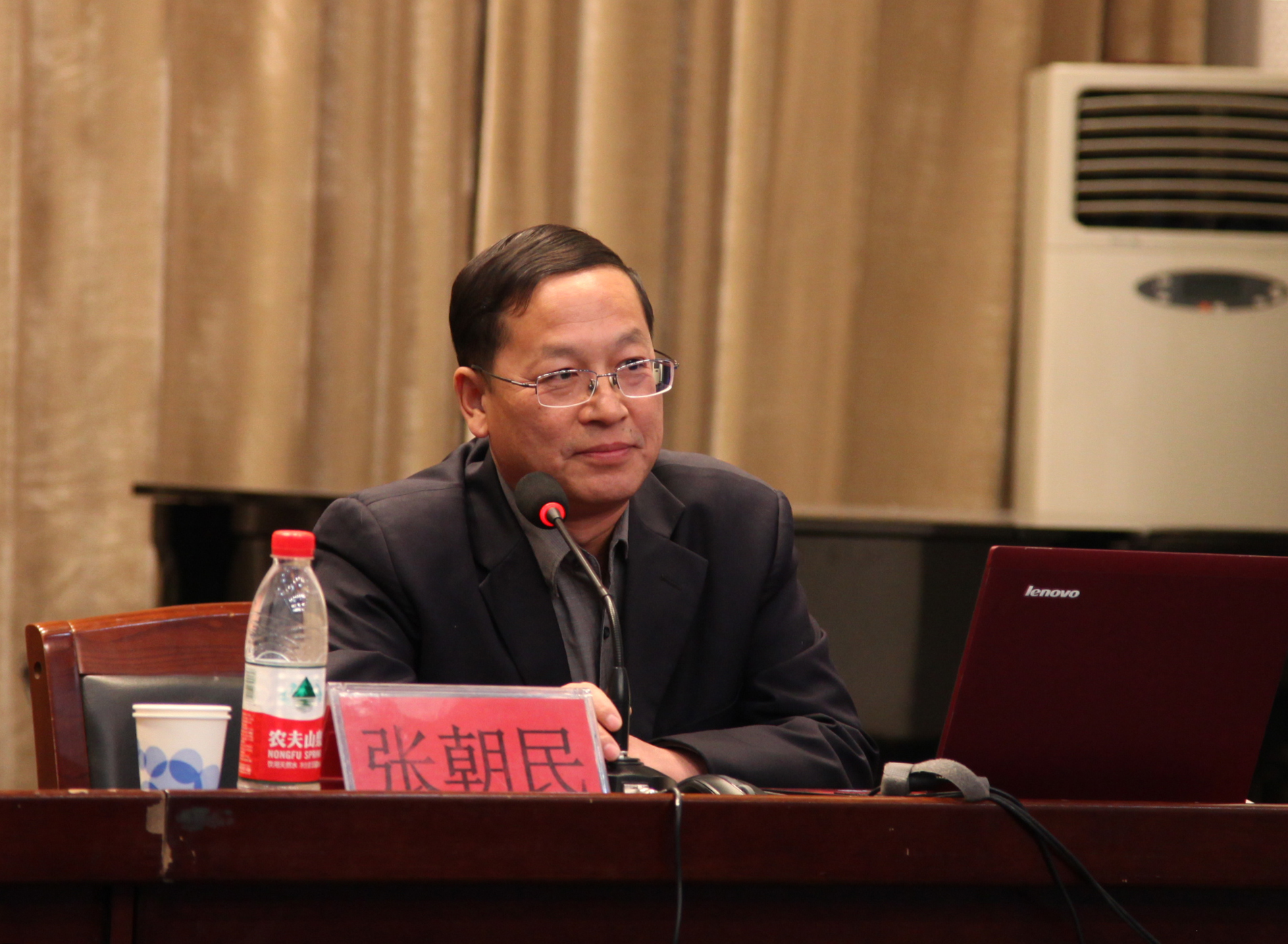 唐山市委党校副校长张朝民教授来伟德做专题报告